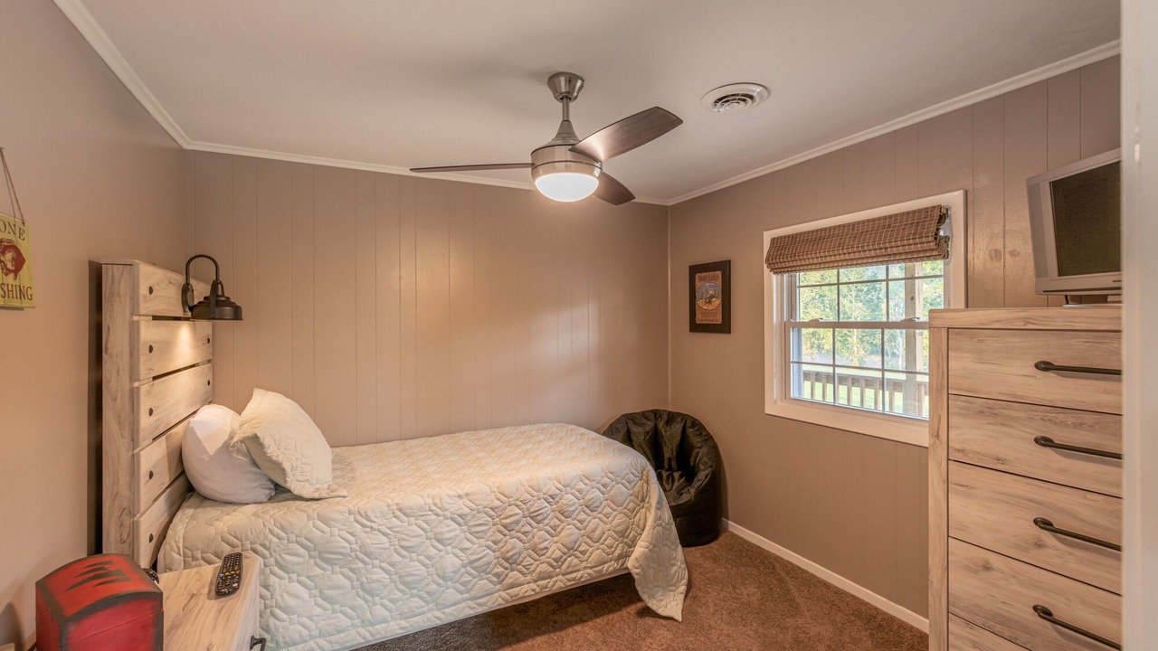 Photo of Bedroom in Bluff City