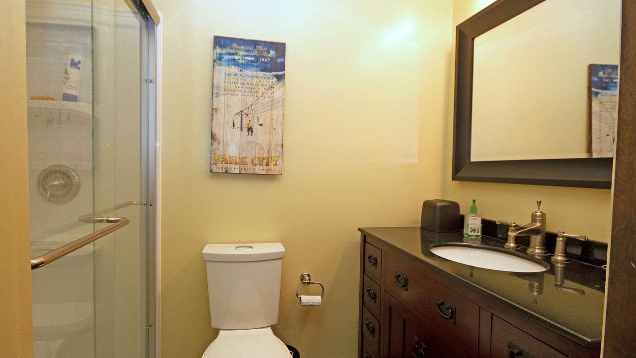 Photo of Bathroom in Treeloft