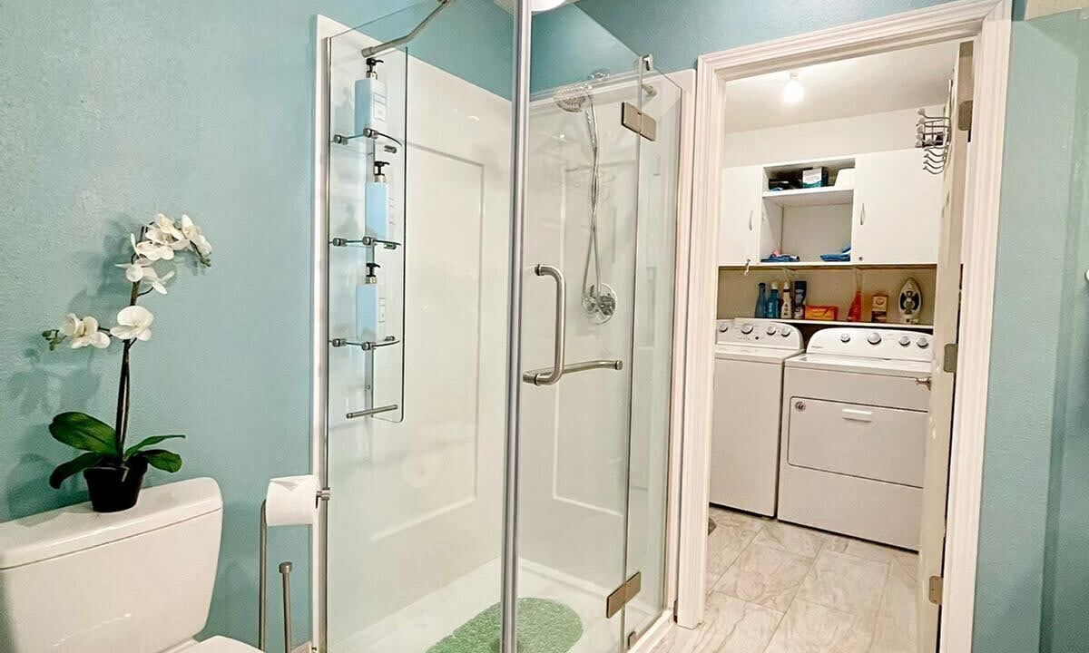 Photo of Bathroom in Sixth Ave West