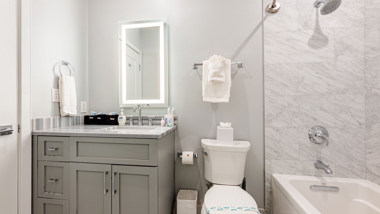 Photo of Bathroom in Arts/Warehouse District