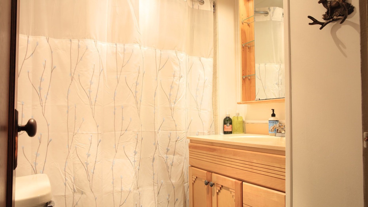 Photo of Bathroom in Lyons