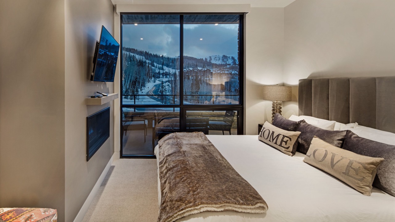 Photo of Livingroom in Empire Pass