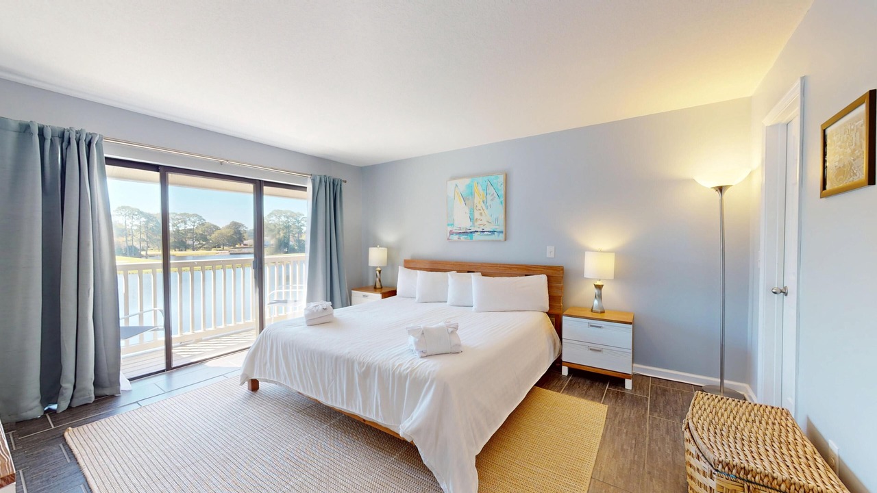 Photo of Bedroom in Miramar Beach