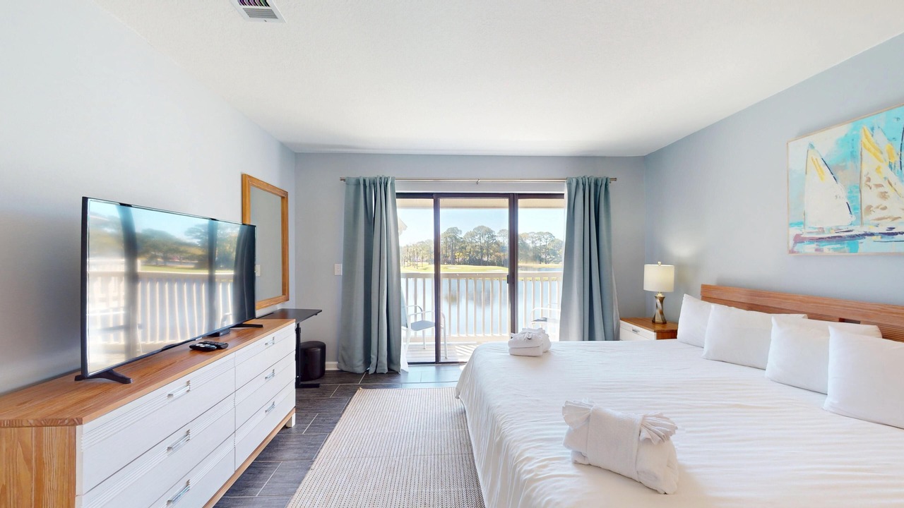 Photo of Bedroom in Miramar Beach