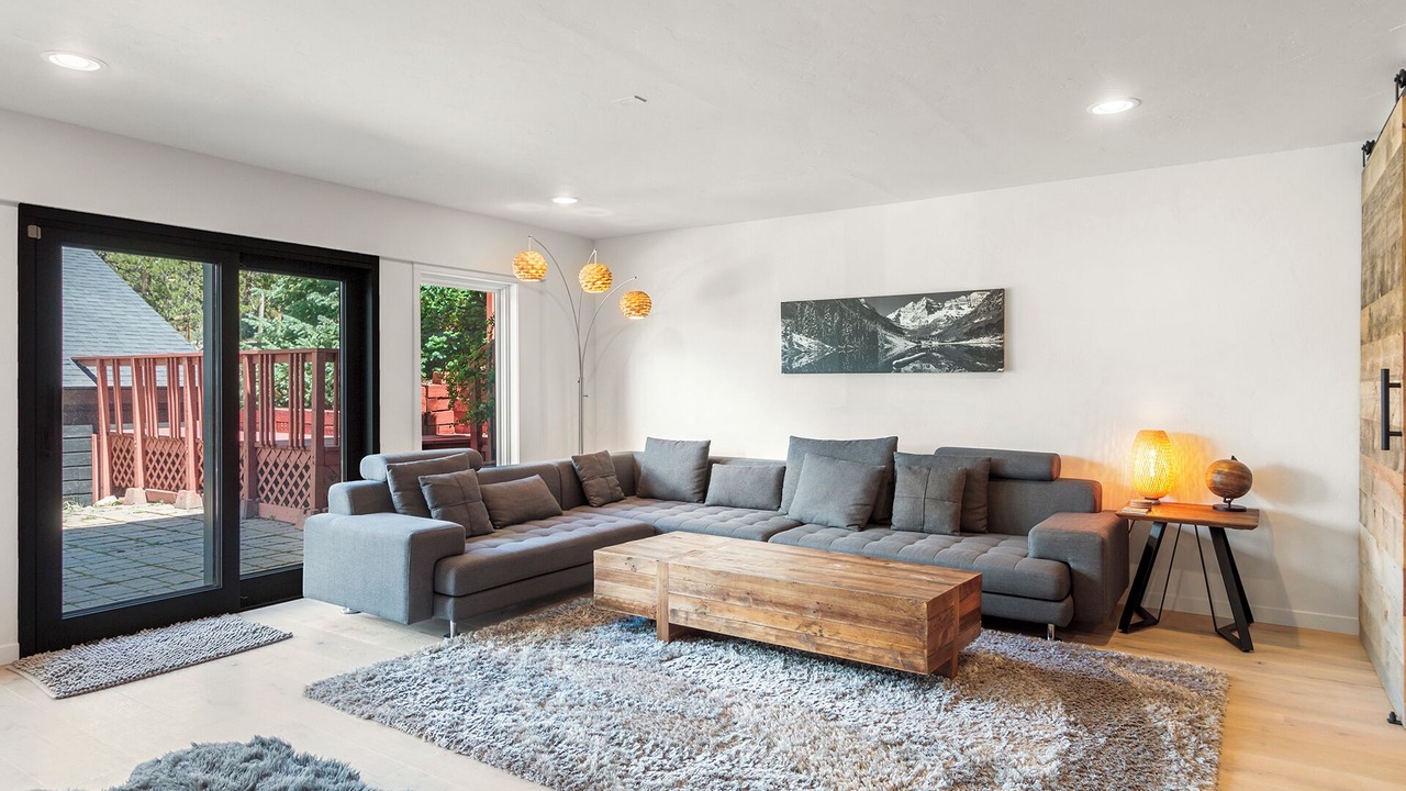 Photo of Livingroom in Forest Hills
