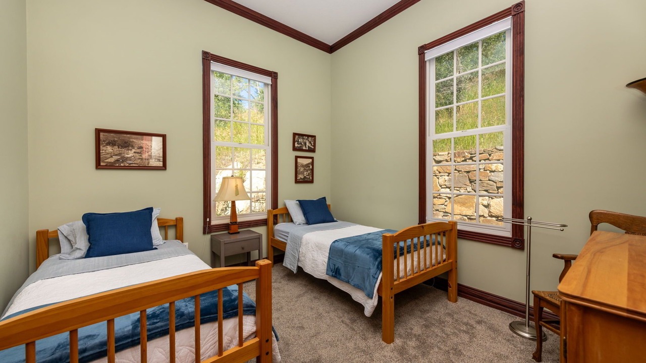 Photo of Bedroom in Central City