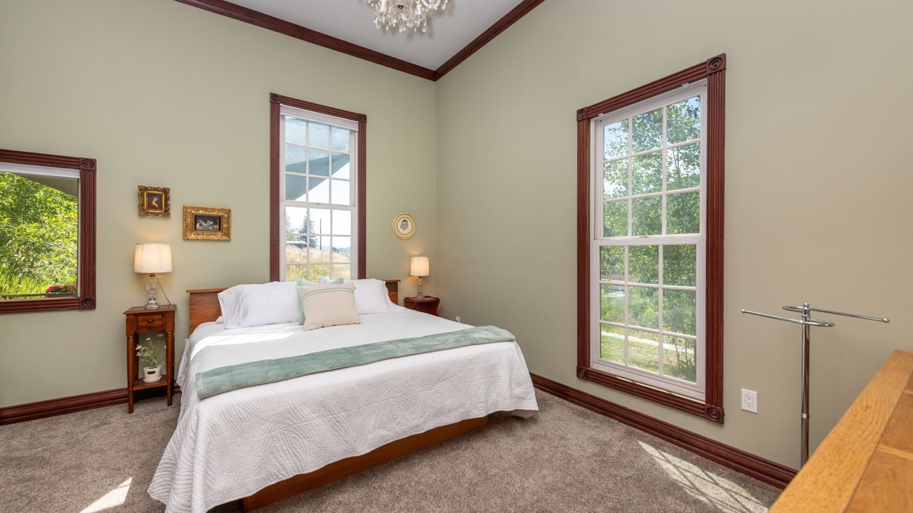 Photo of Bedroom in Central City