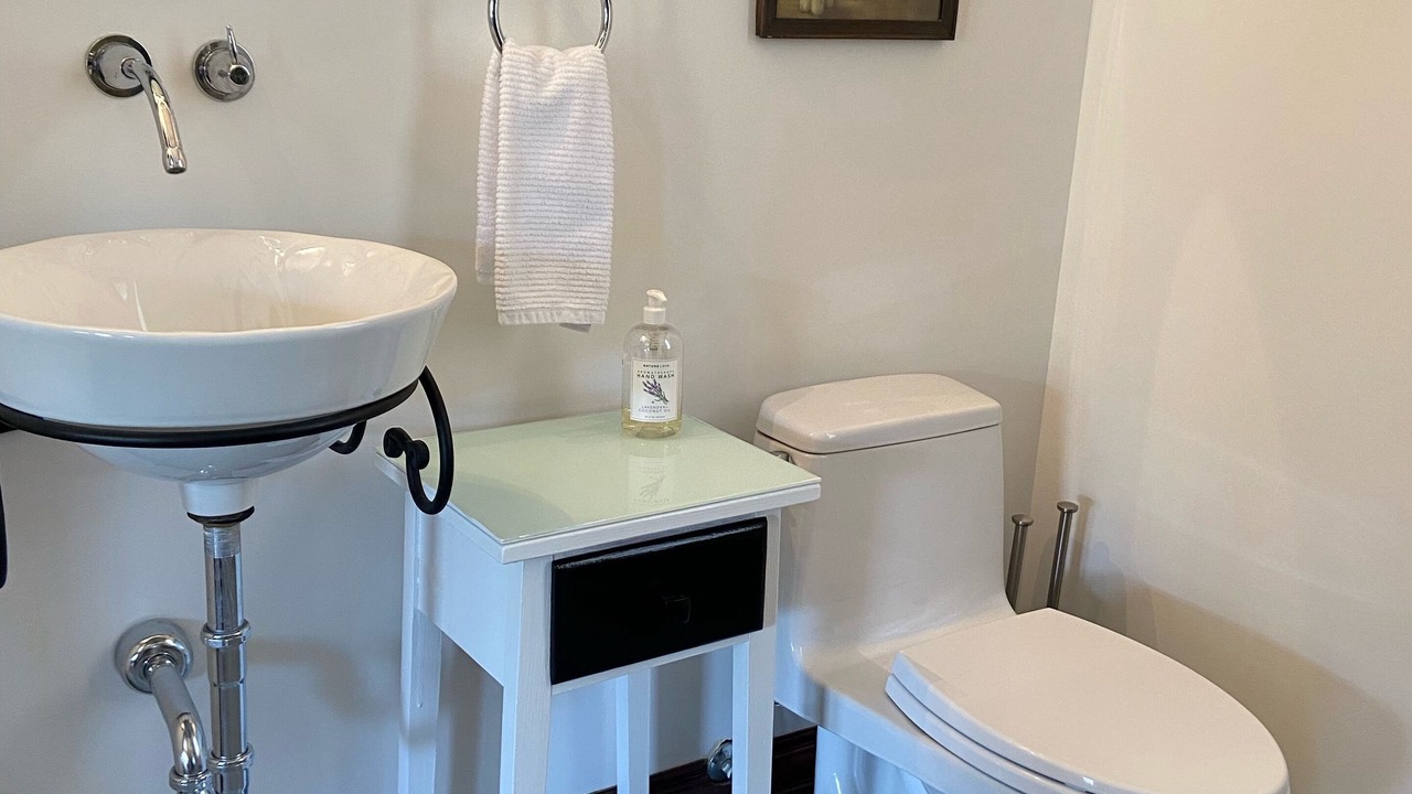 Photo of Bathroom in Central City