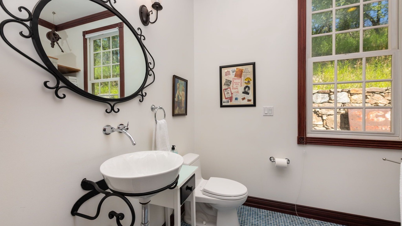 Photo of Bathroom in Central City