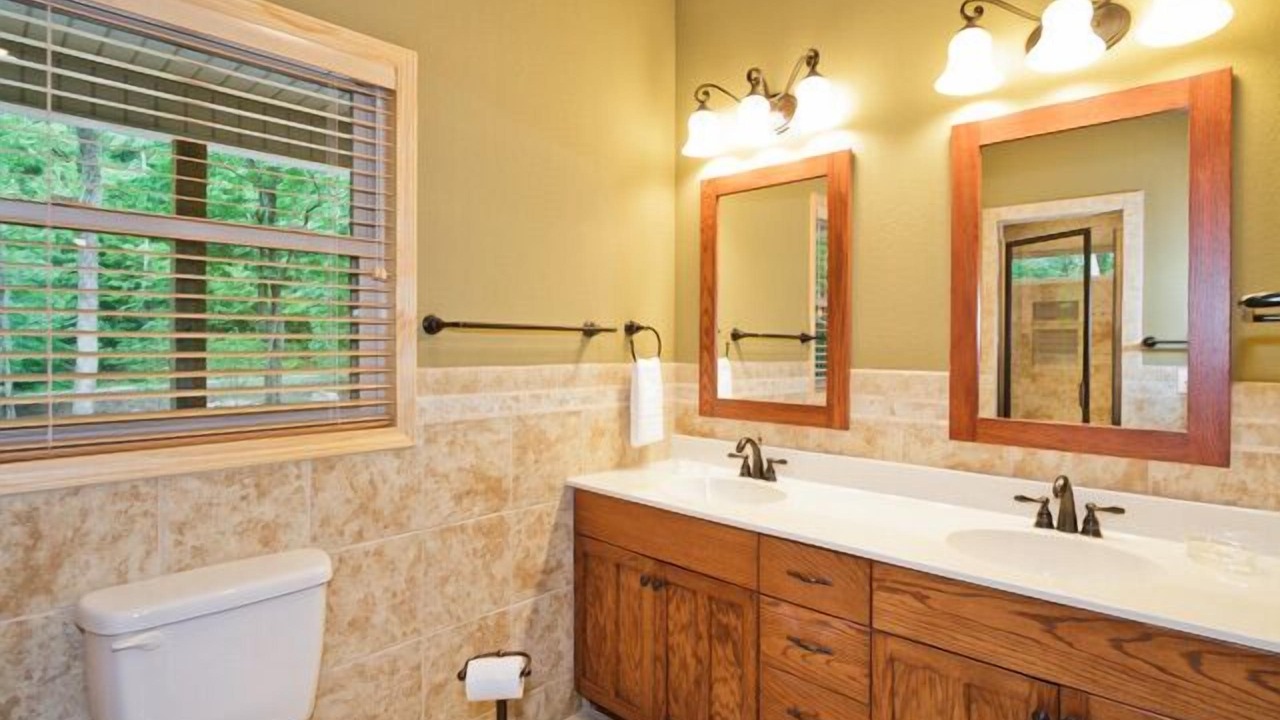 Photo of Bathroom in Cosby