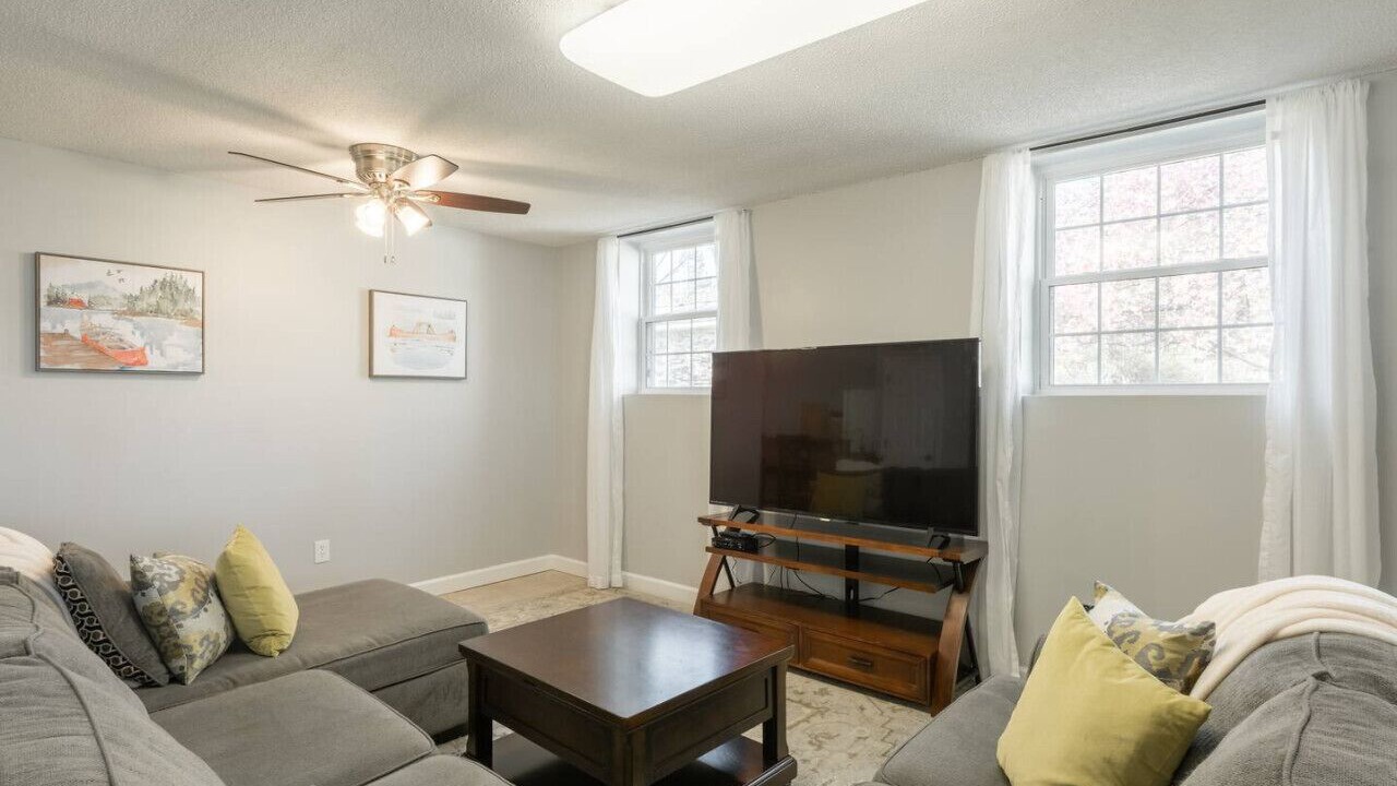 Photo of Livingroom in Middle Valley
