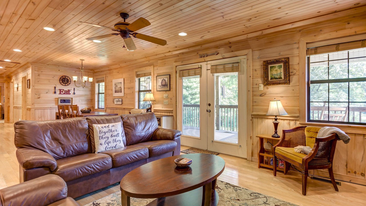 Photo of Livingroom in McCaysville