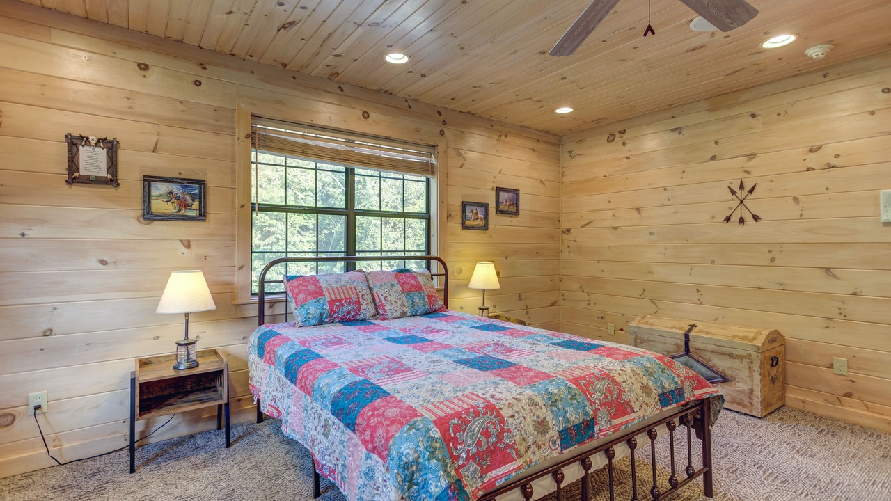 Photo of Bedroom in McCaysville