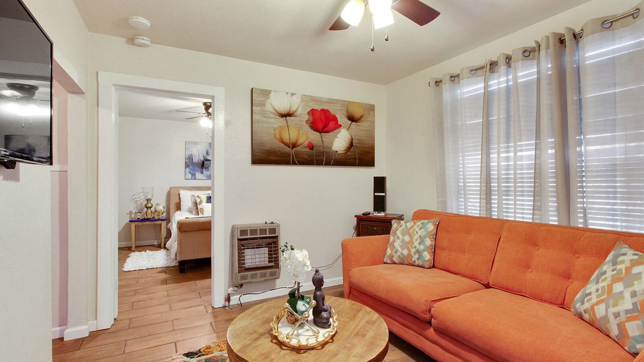 Photo of Livingroom in Esplanade Ridge