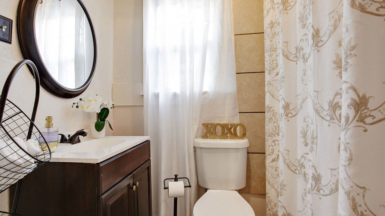 Photo of Bathroom in Esplanade Ridge