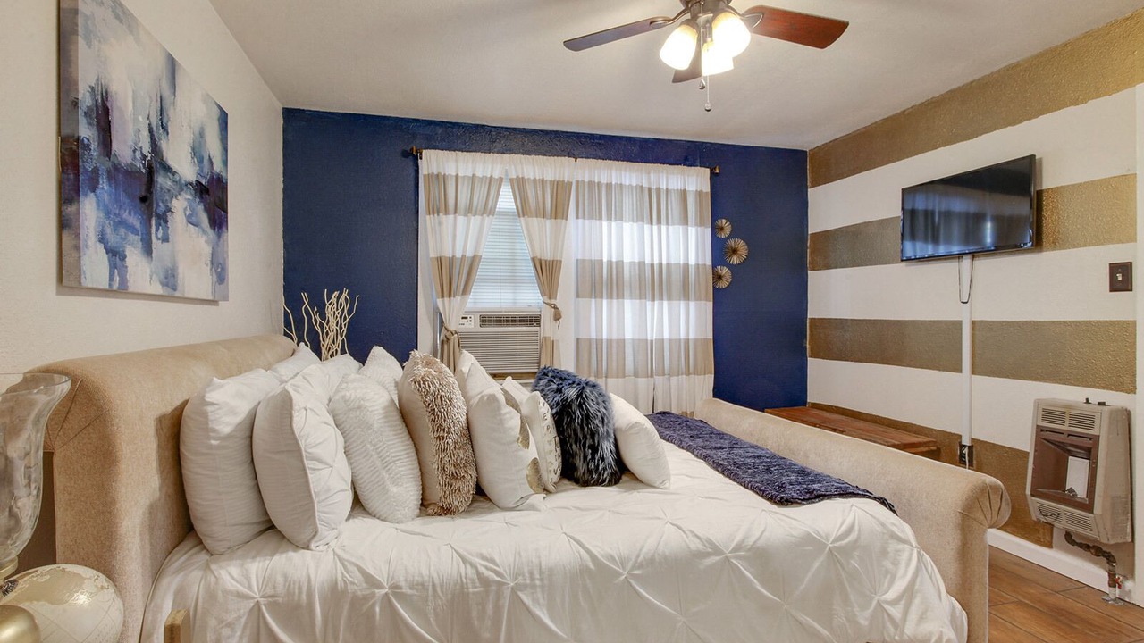 Photo of Bedroom in Esplanade Ridge