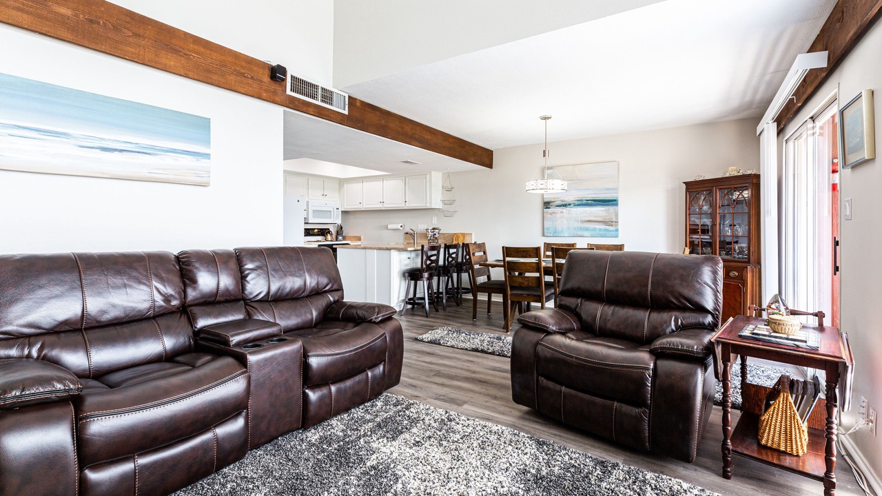 Photo of Livingroom in Comanche Point At Point Venture