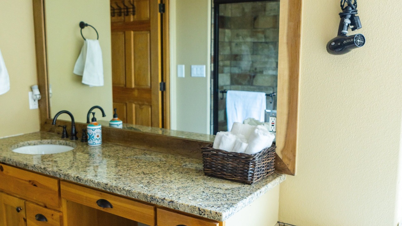 Photo of Bathroom in Manitou Springs Historic District