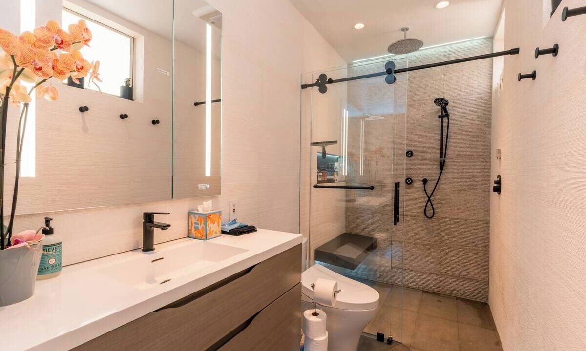 Photo of Bathroom in Dolores Heights