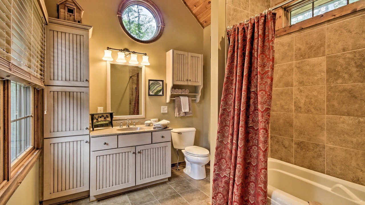 Photo of Bathroom in Berkeley Springs
