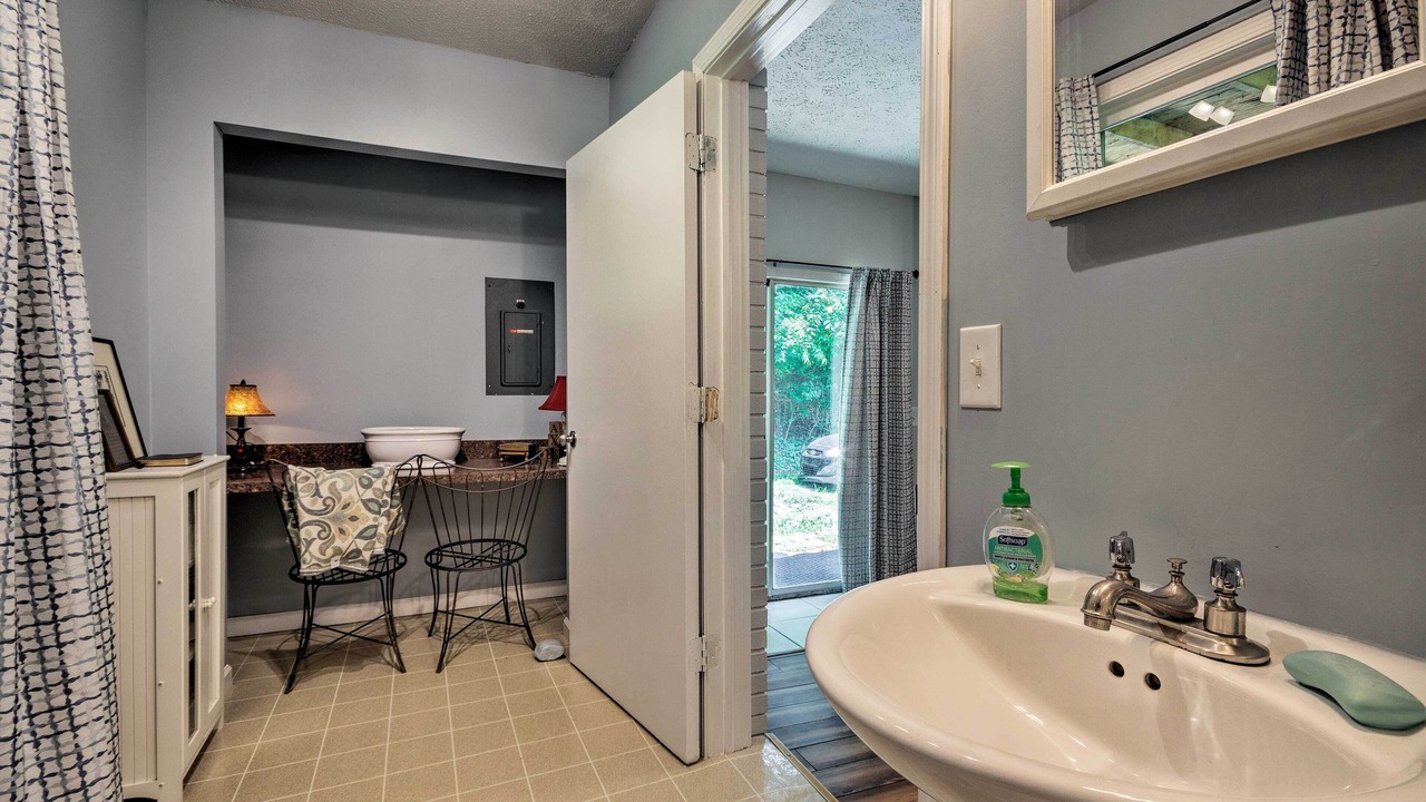 Photo of Bathroom in Elizabethton