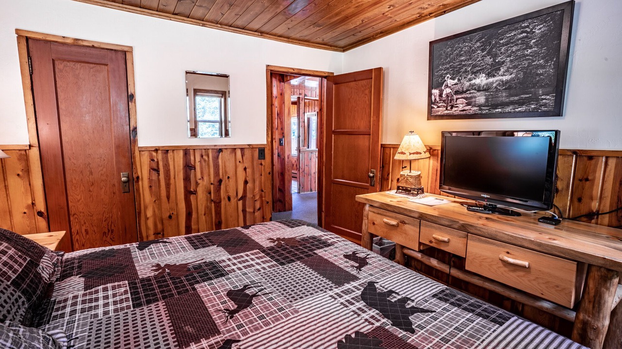 Photo of Bedroom in Evergreen