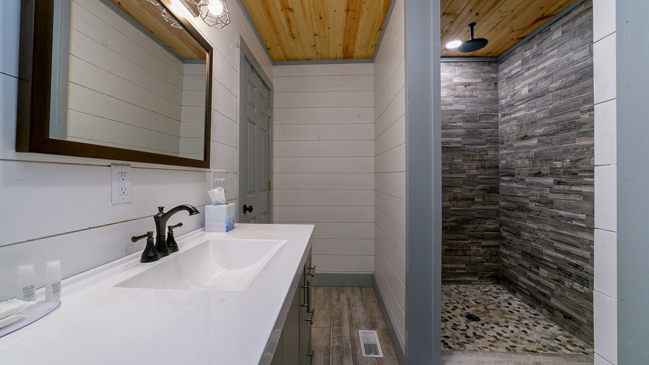 Photo of Bathroom in Clarkesville