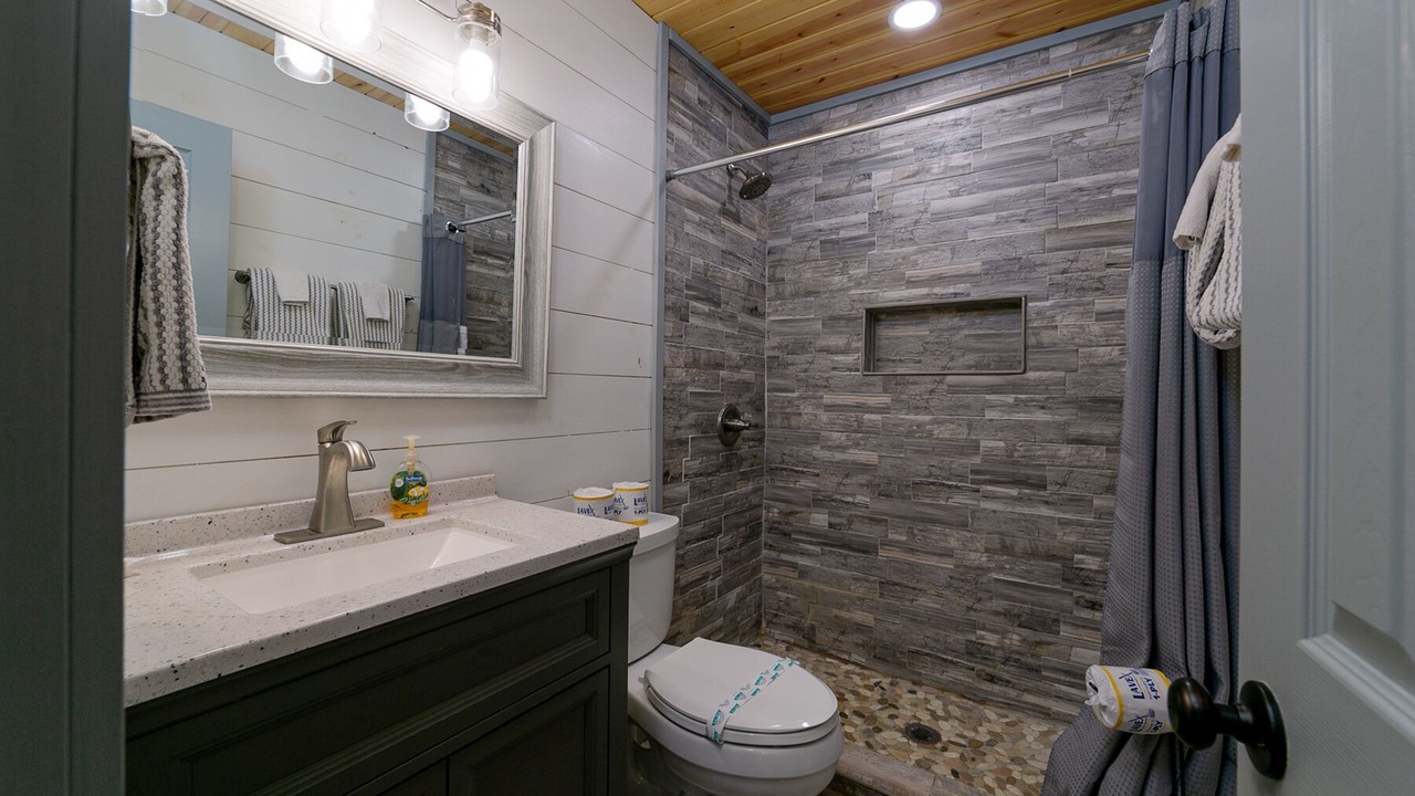 Photo of Bathroom in Clarkesville