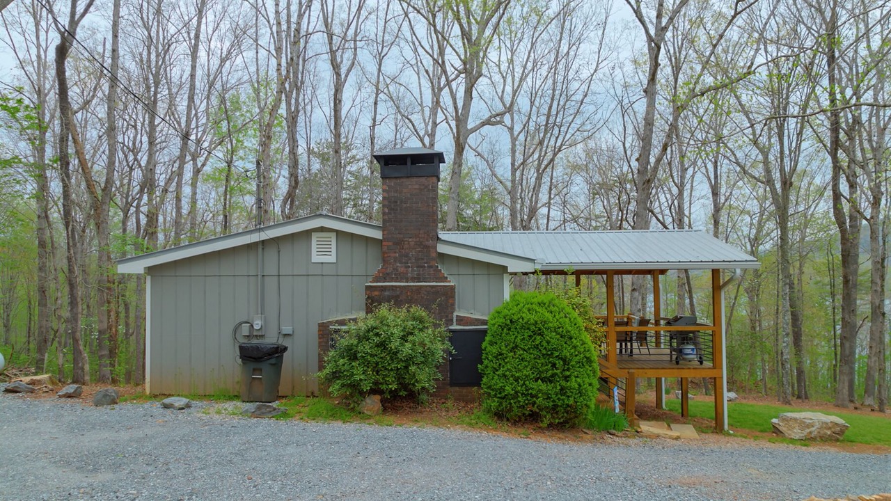 Photo of Others in Clarkesville