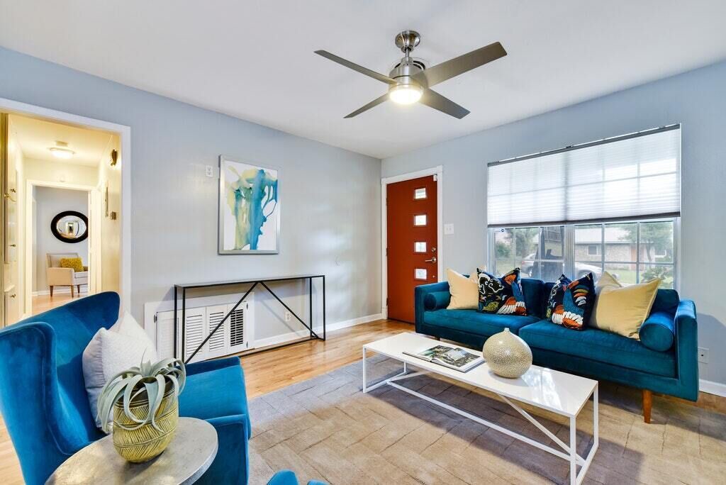 Photo of Livingroom in University Hills