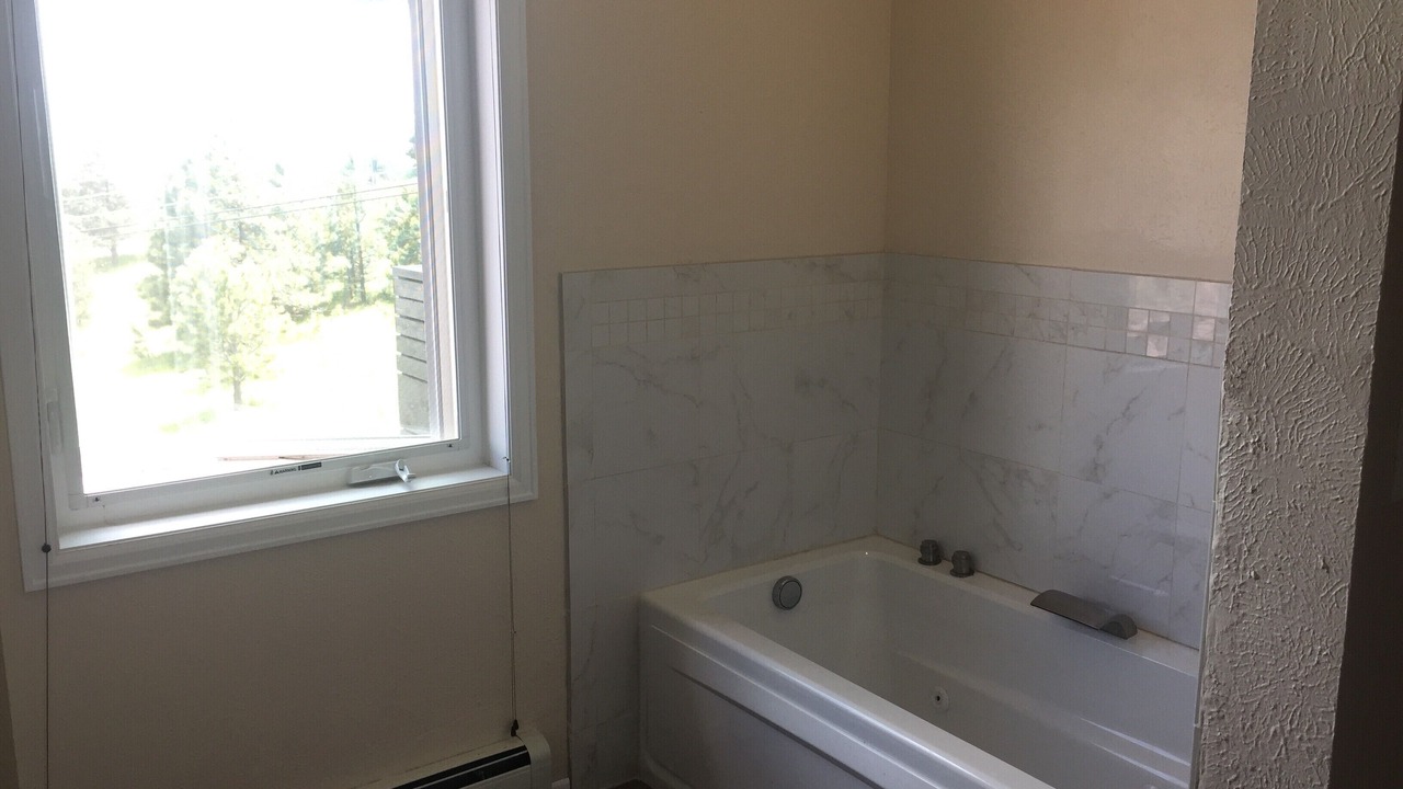 Photo of Bathroom in Golden