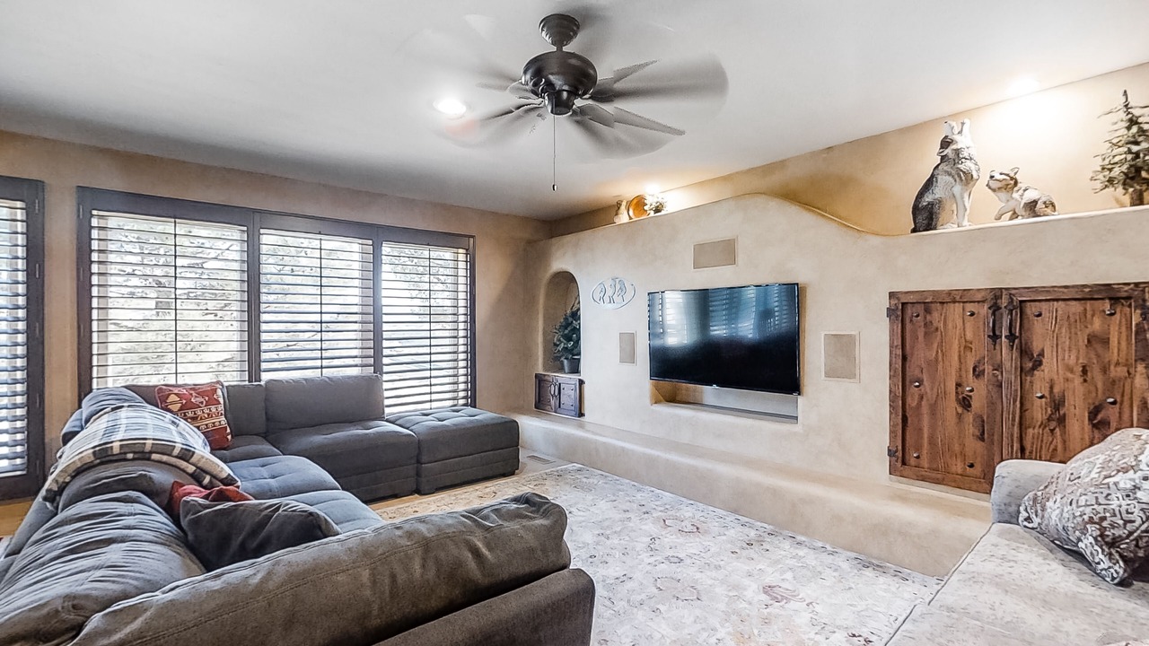 Photo of Livingroom in Leeds