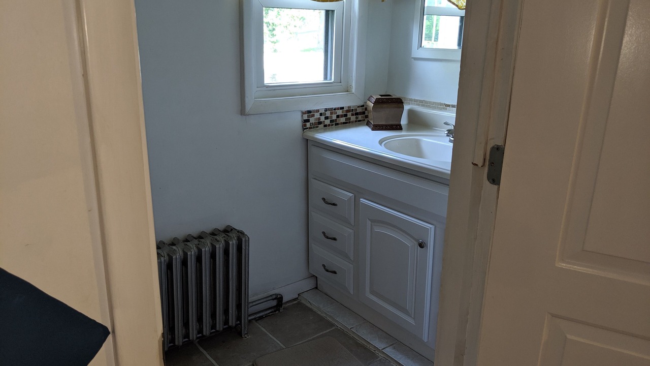Photo of Bathroom in Town of Hastings
