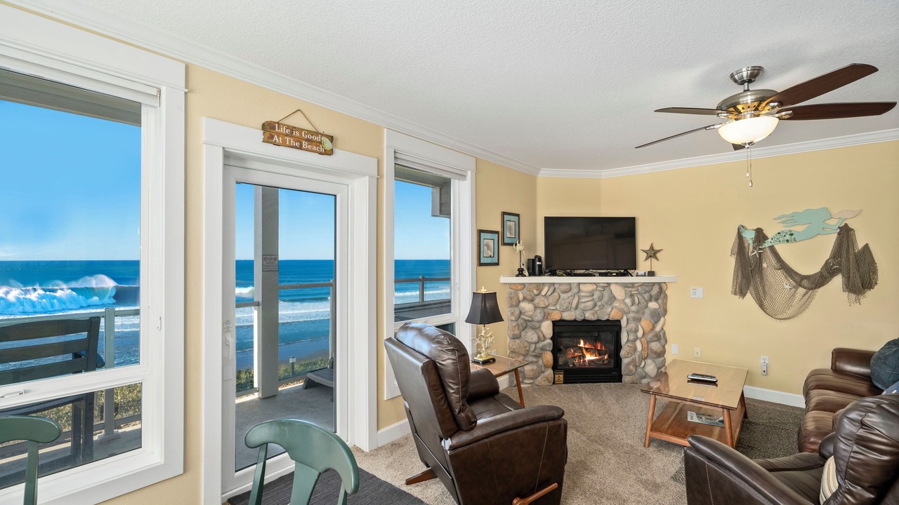 Photo of Livingroom in Lincoln City