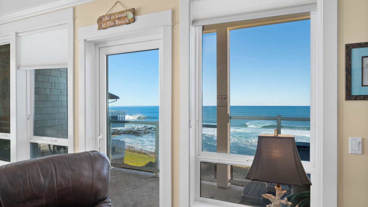 Photo of Livingroom in Lincoln City