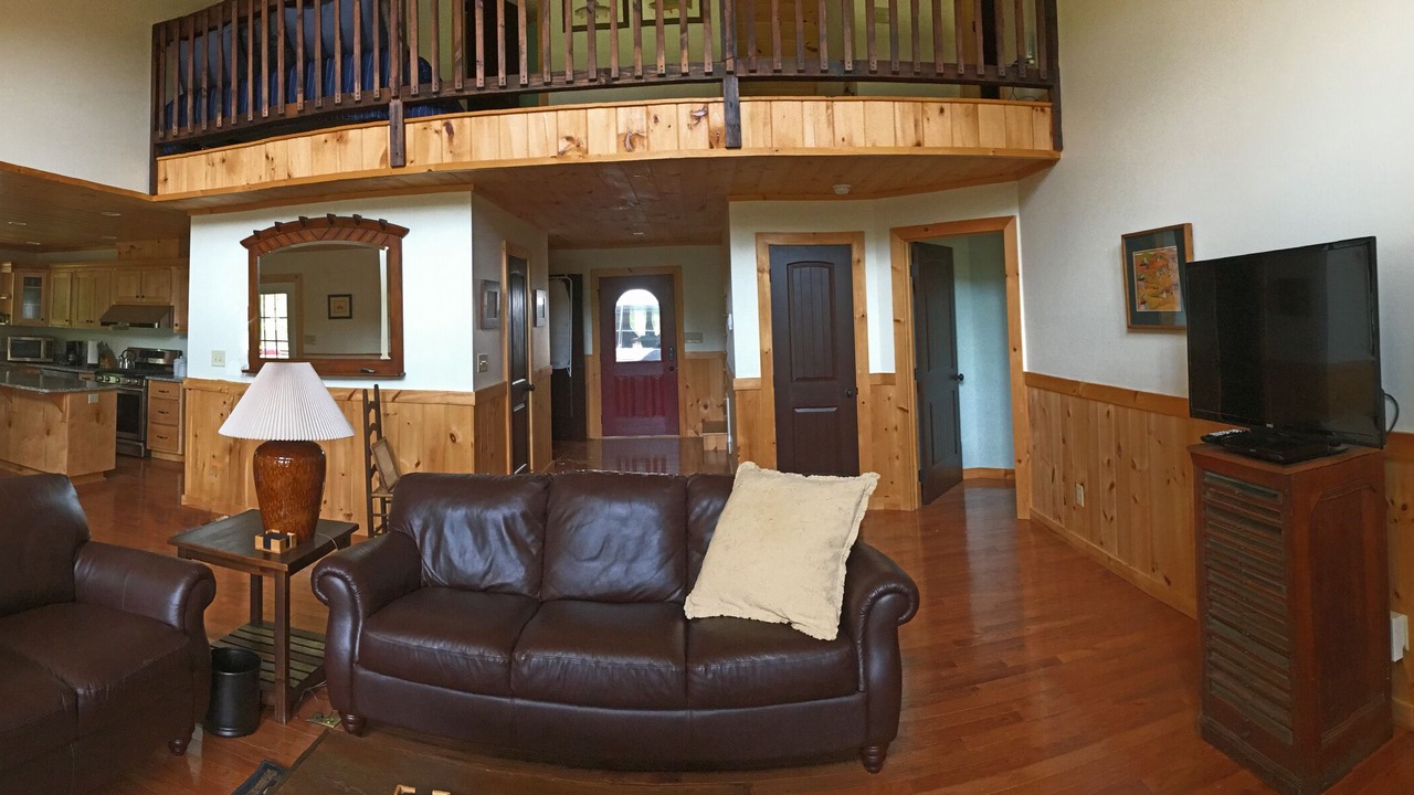 Photo of Livingroom in Blanche Manor Ranch