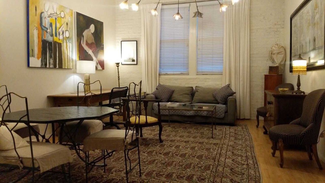 Photo of Livingroom in Arts/Warehouse District