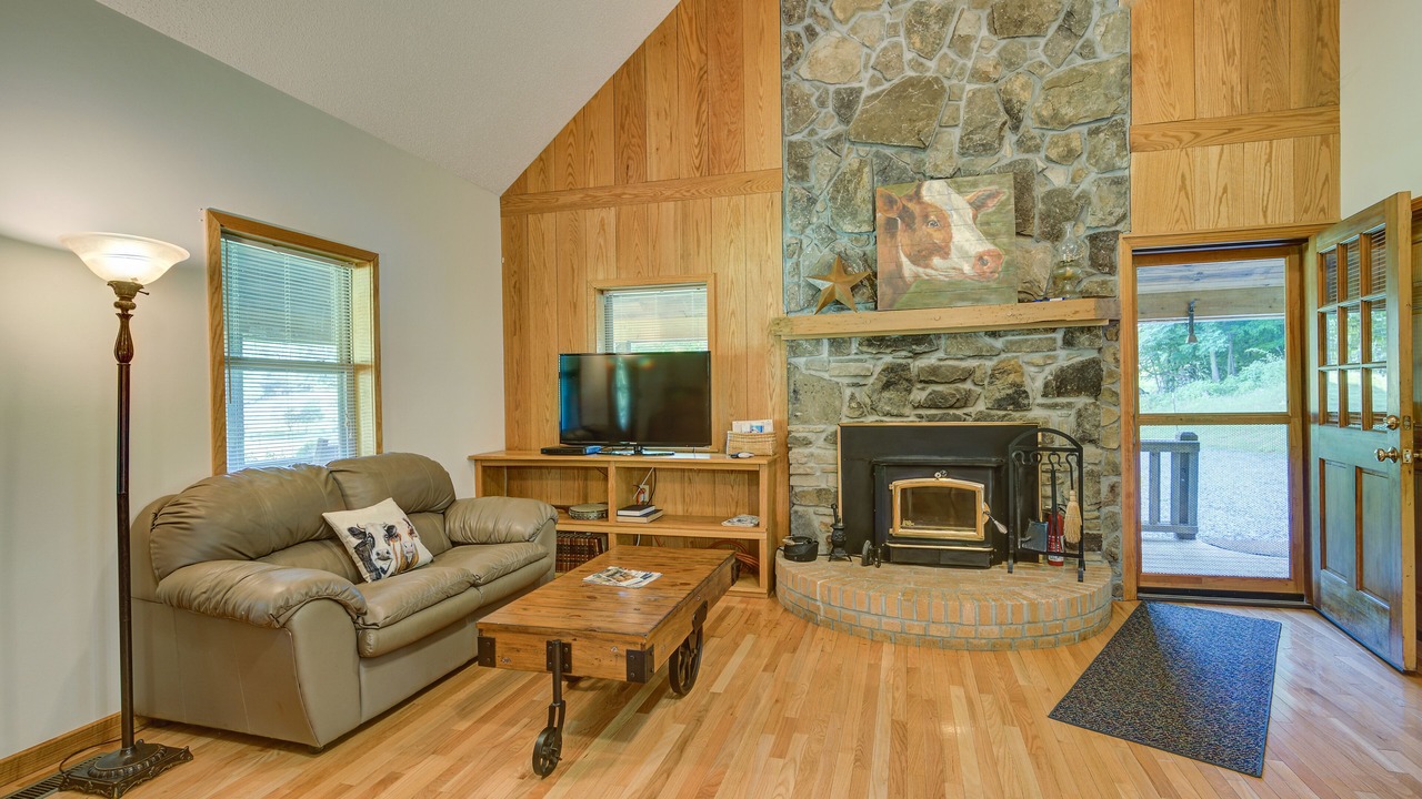 Photo of Livingroom in Elizabethton