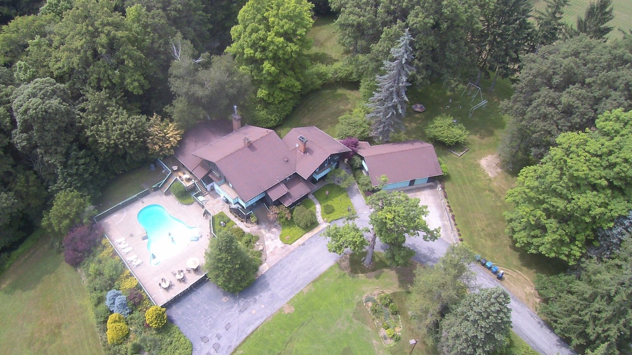 Photo of Outdoor in Hubbard
