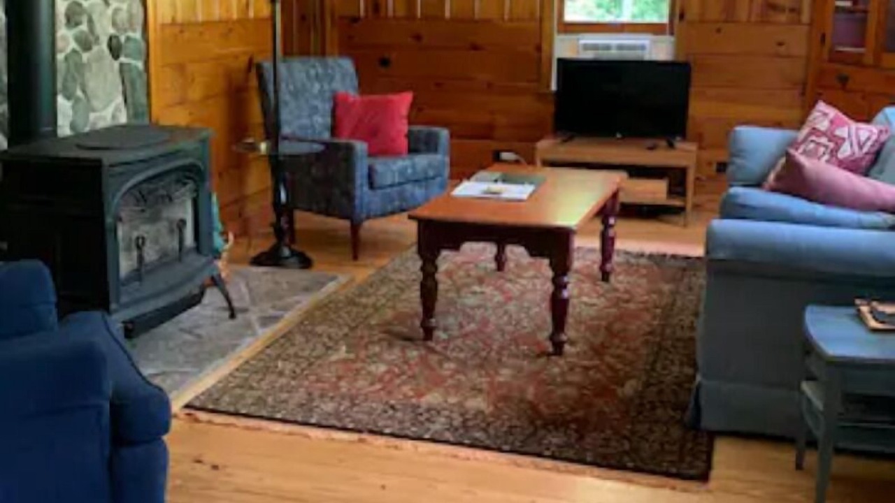 Photo of Livingroom in Maple City