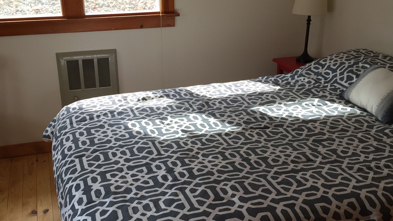 Photo of Bedroom in Maple City