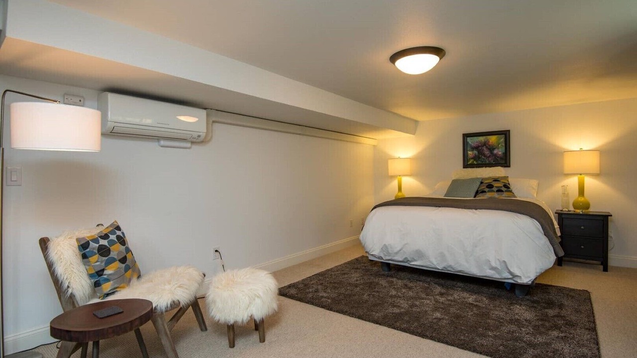 Photo of Bedroom in Hosford-Abernethy