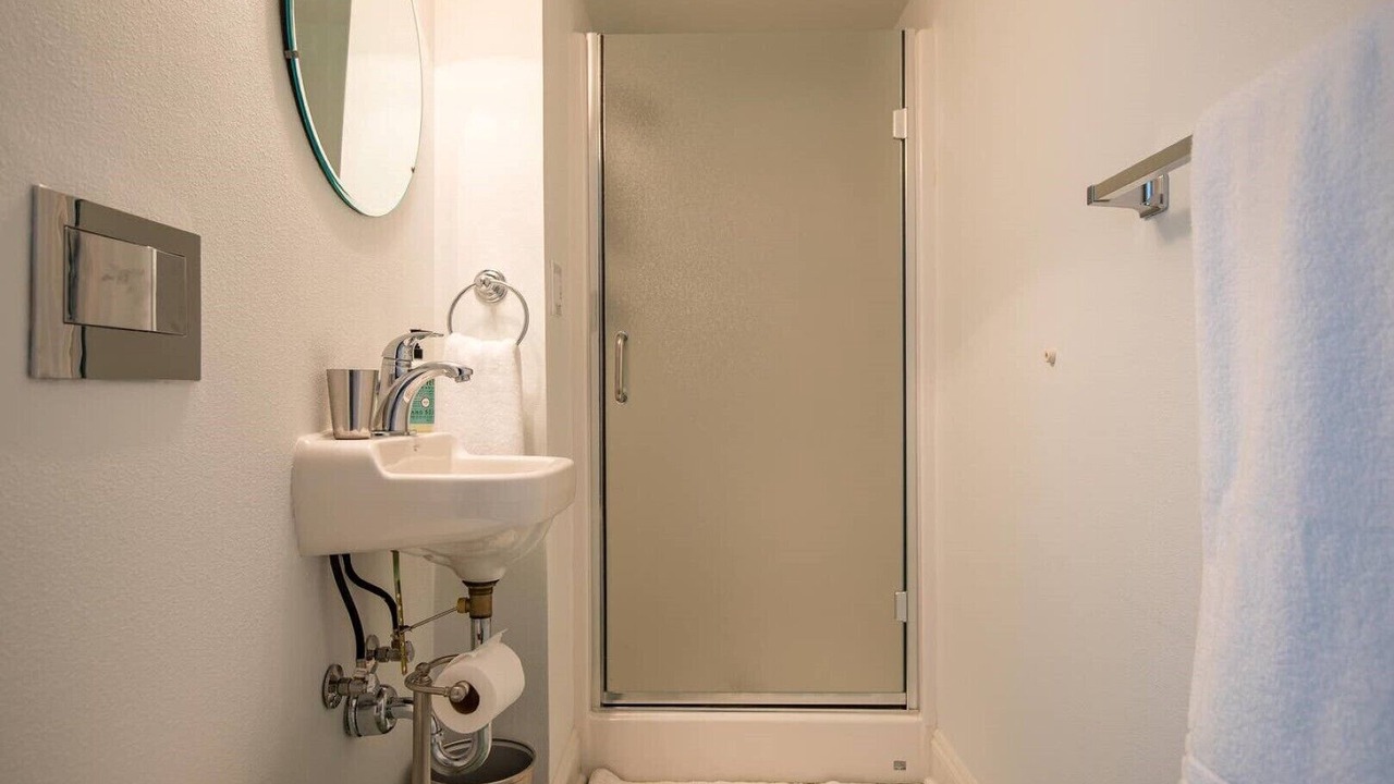 Photo of Bathroom in Hosford-Abernethy