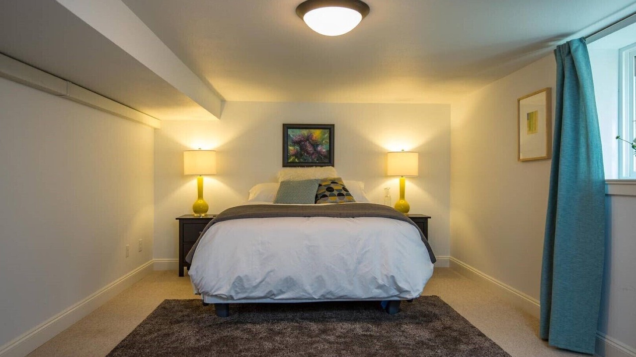 Photo of Bedroom in Hosford-Abernethy