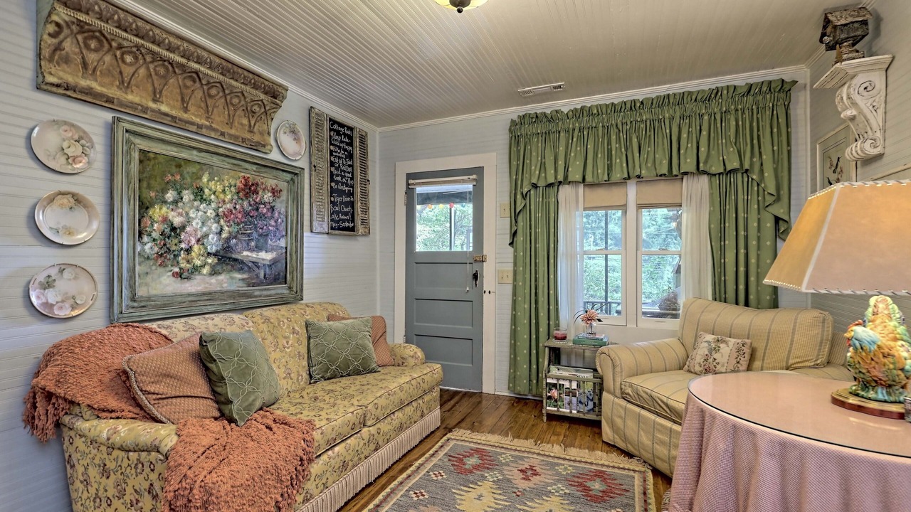 Photo of Livingroom in Clayton