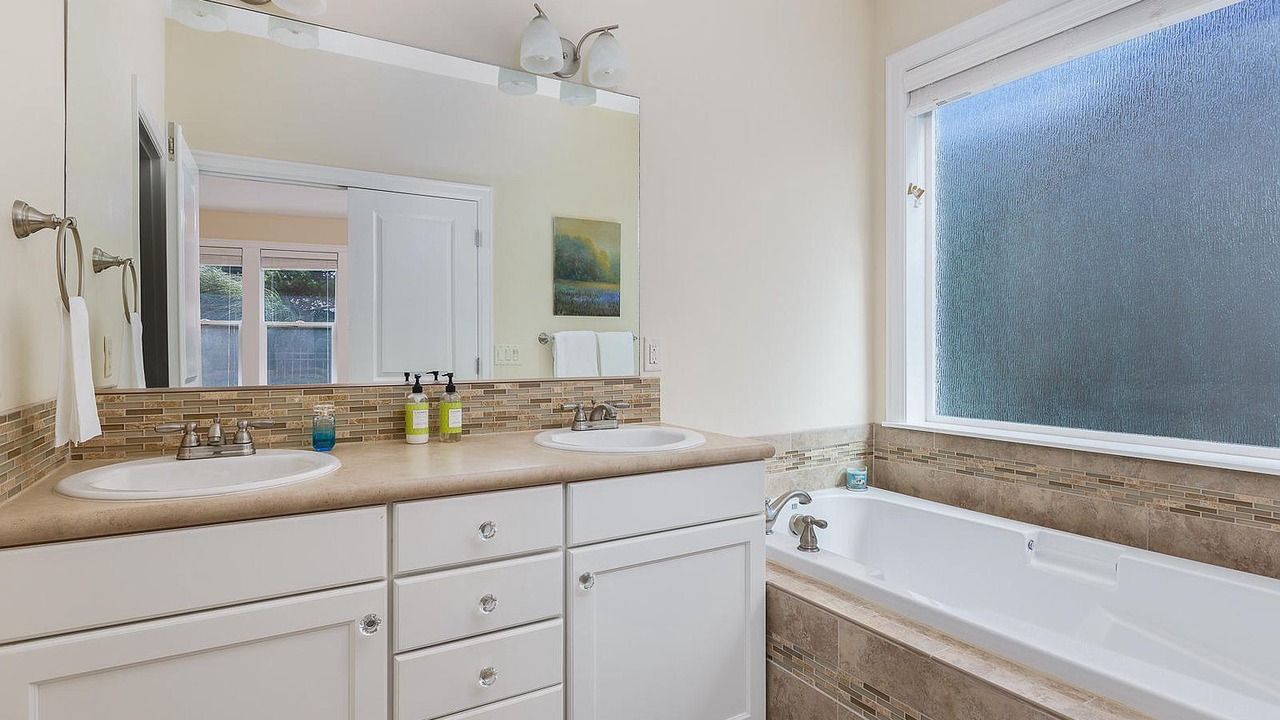 Photo of Bathroom in Kiwanda Shores