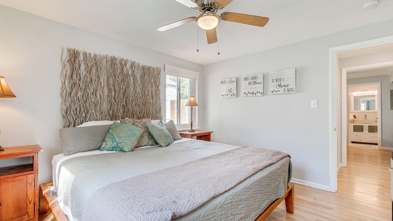 Photo of Bedroom in Edgewater