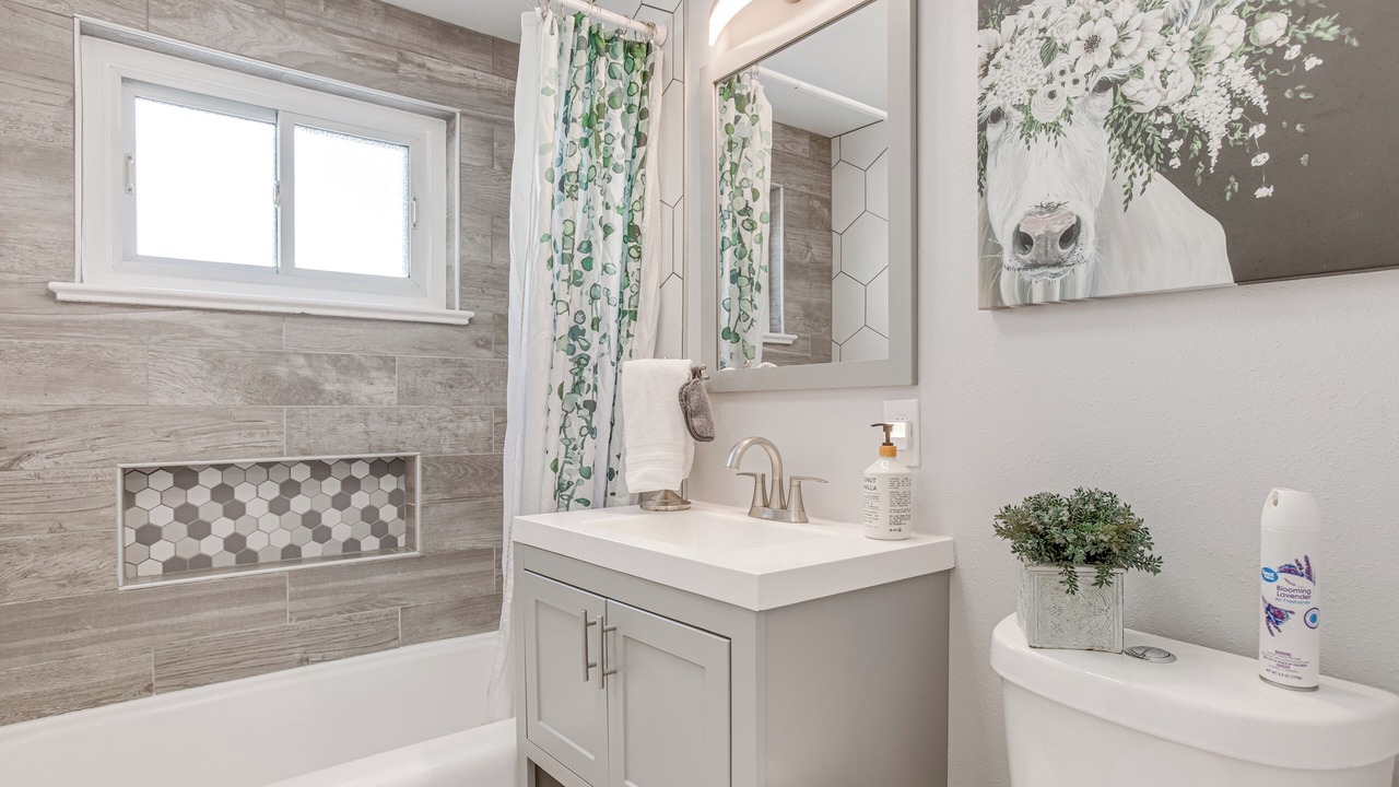 Photo of Bathroom in Edgewater