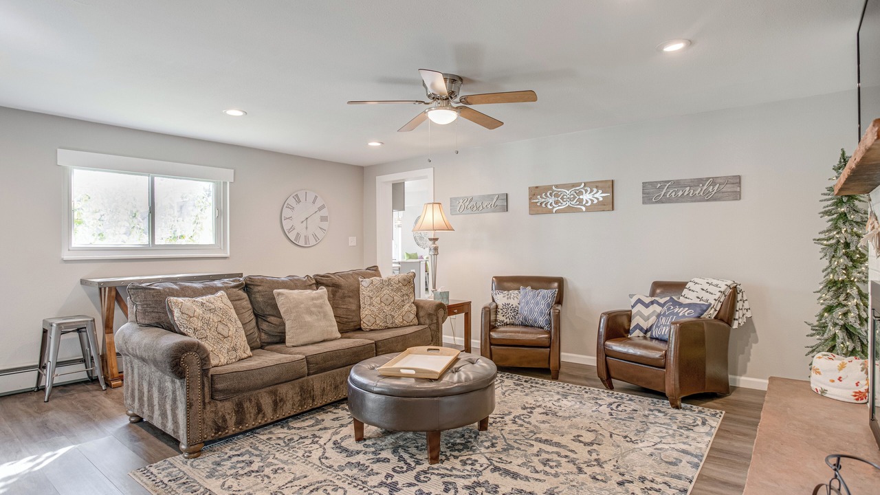 Photo of Livingroom in Edgewater