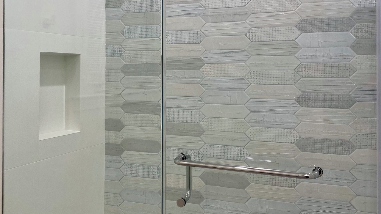 Photo of Bathroom in Baywood - Aragon